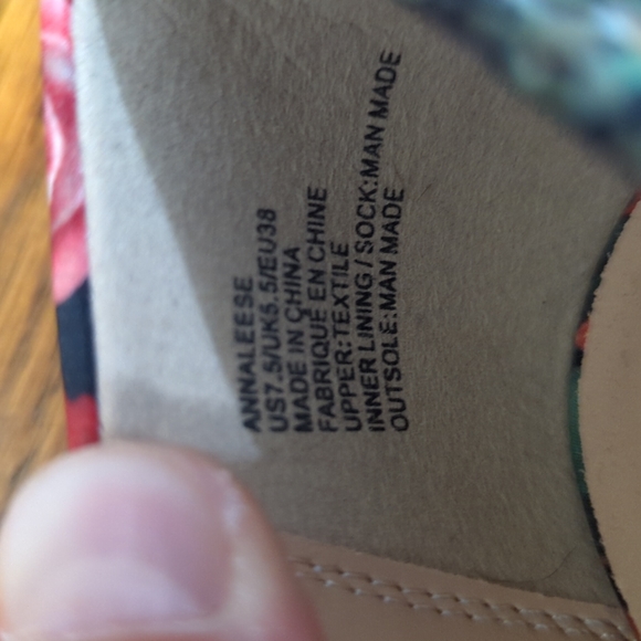 Just Fab 3 inch heels, Rose pattern red and black - Picture 3 of 6